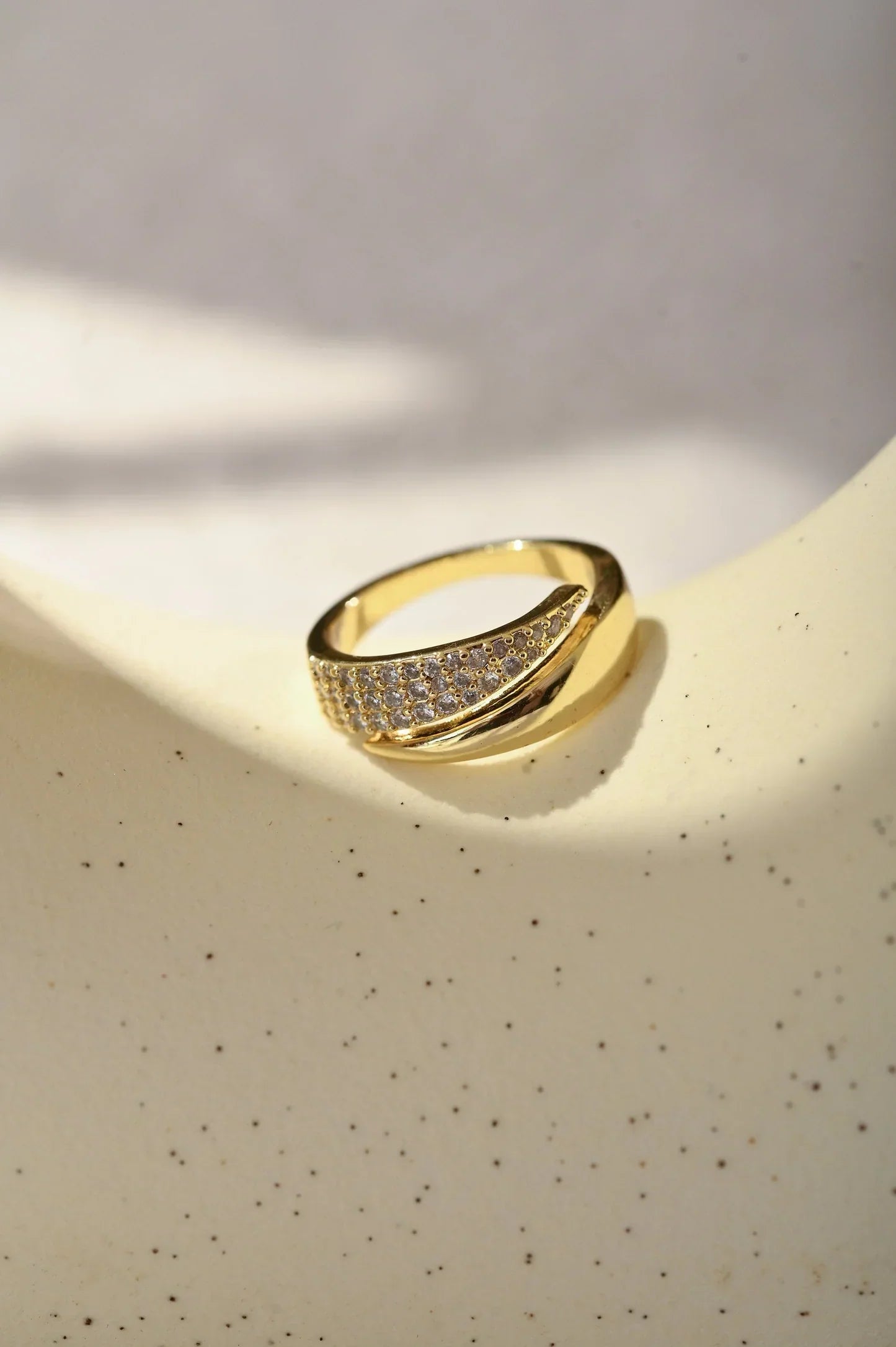 Maison-Lorie™ | Élégante bague avec pierres scintillantes - Maison-Lorie