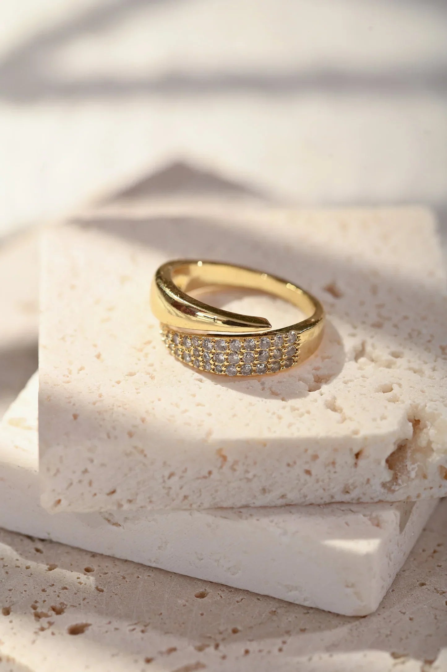 Maison-Lorie™ | Élégante bague avec pierres scintillantes - Maison-Lorie
